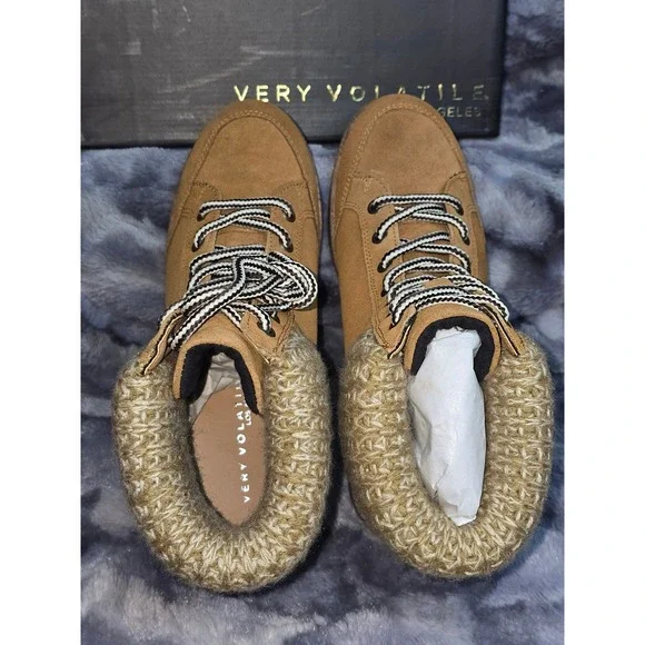 NWB Very Volatile Pullman Tan Suede Knit Collar Lace Up Hiker Boots PVV802 SZ 8 - Picture 4 of 9
